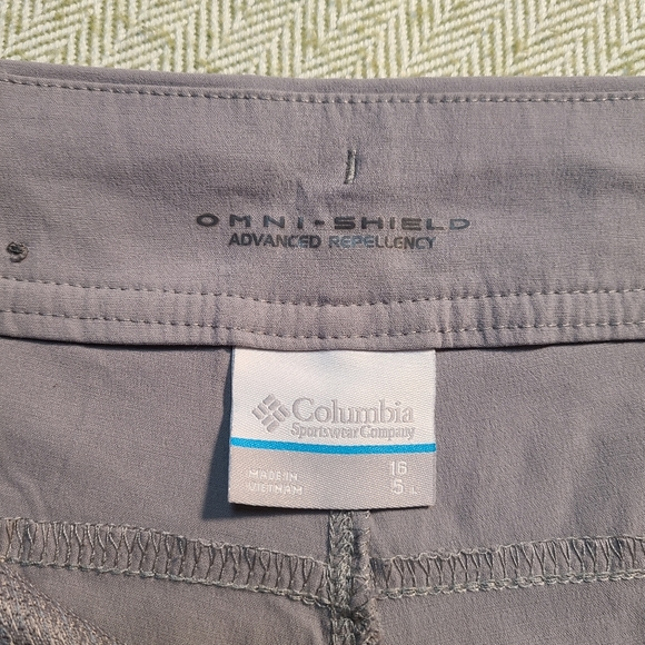 Columbia Women's Omni-Shield Outdoor Active Beige Short size 16 - Picture 9 of 13